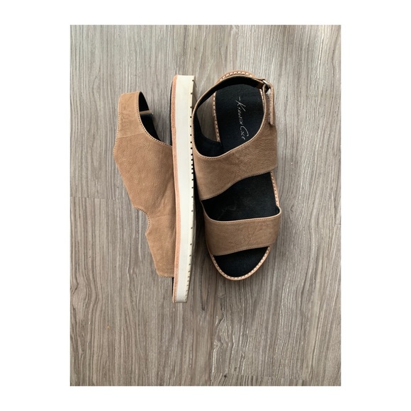 Kenneth Cole Tan Suede Sandals - Picture 4 of 6